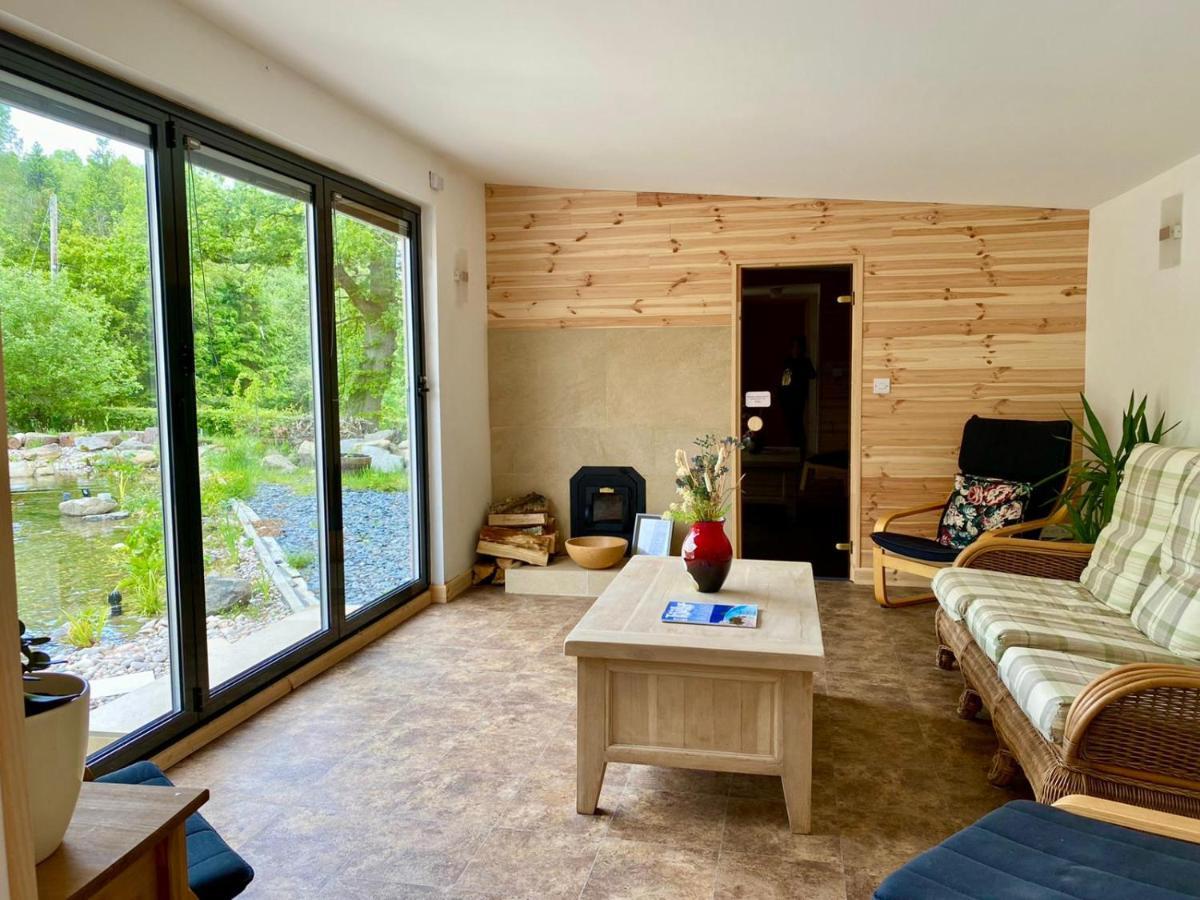 Mid-Wales Farmhouse, Swimming Pool, Tranquil Countryside Views, Sleeps 14 Meifod Zewnętrze zdjęcie